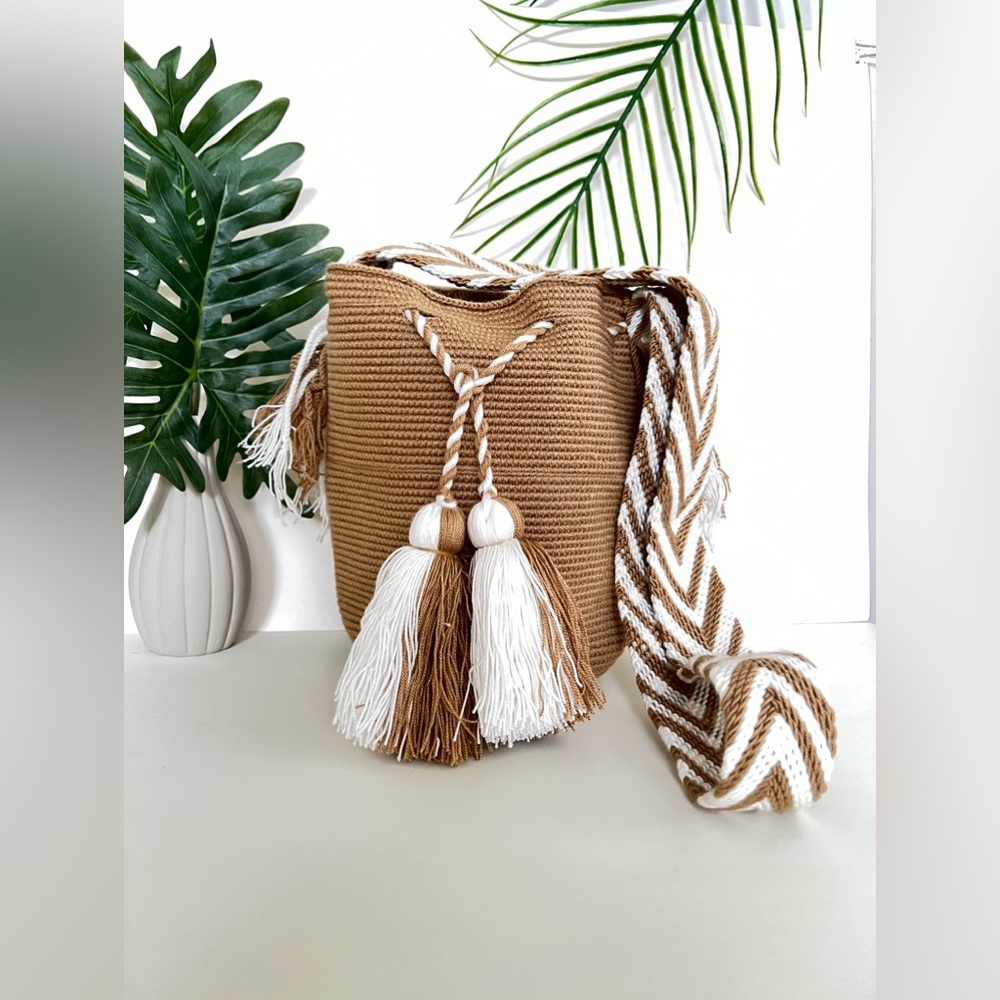 Small Hand-Knit Indie Tan & White Bucket Bag -Wayuu Bohemian Mochila Bag